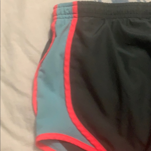 Set of 2 EUC Girls Nike Dri-Fit Shorts Medium - Picture 4 of 13